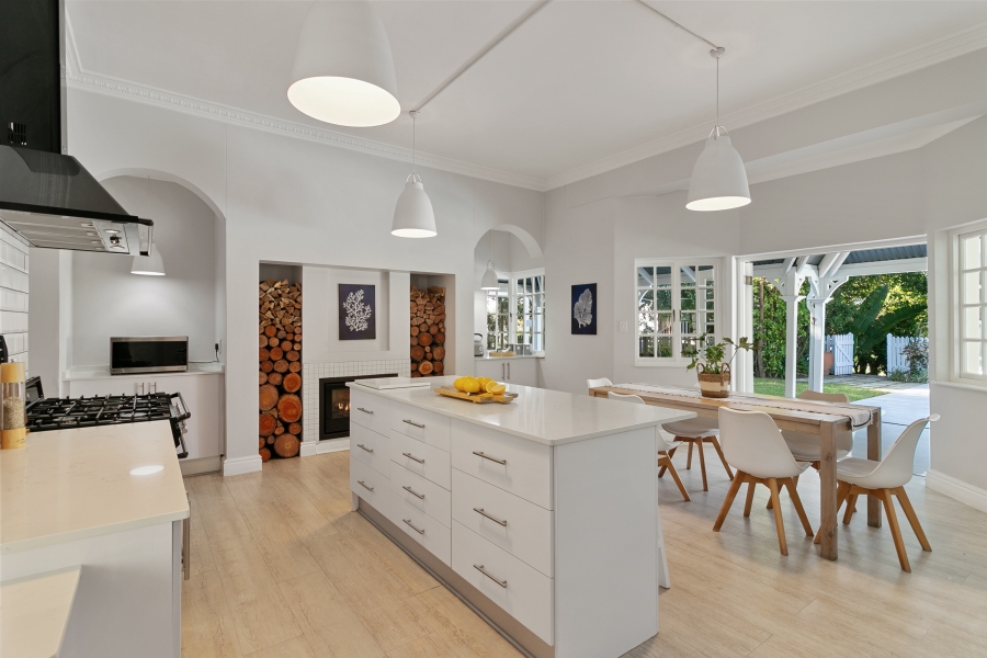 4 Bedroom Property for Sale in Belvidere Estate Western Cape